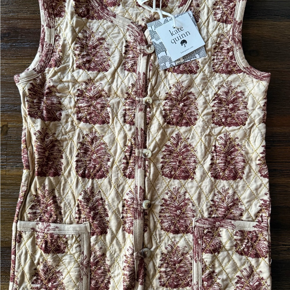 Kate Quinn Quilted Vest with Pinecone print size 6T NWT